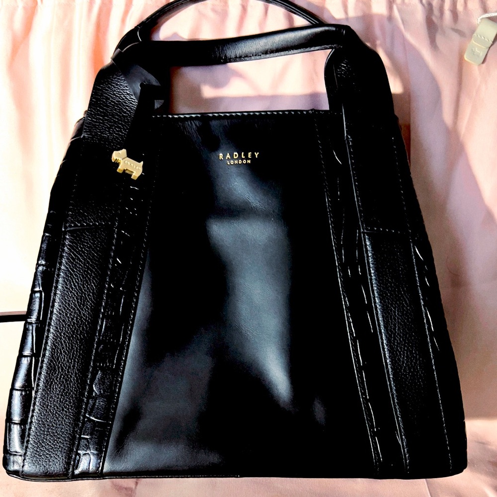 Radley London Black Leather Purse. New without tags.